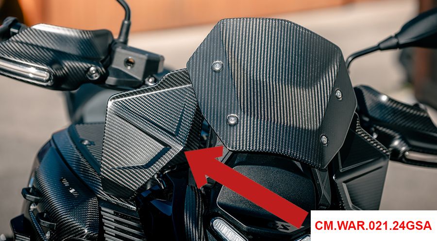 BMW R1300GS & Adventure Protección contra viento de Carbono junto a instrumentación