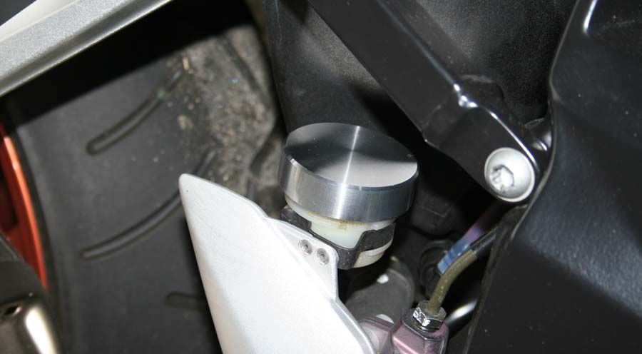 BMW R1200GS (04-12), R1200GS Adv (05-13) & HP2 Cubierta para reserva del líquido de pedal freno